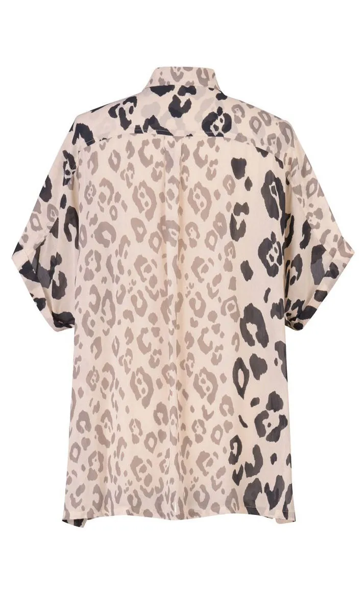Alembika Cheetah Print Button Down Top